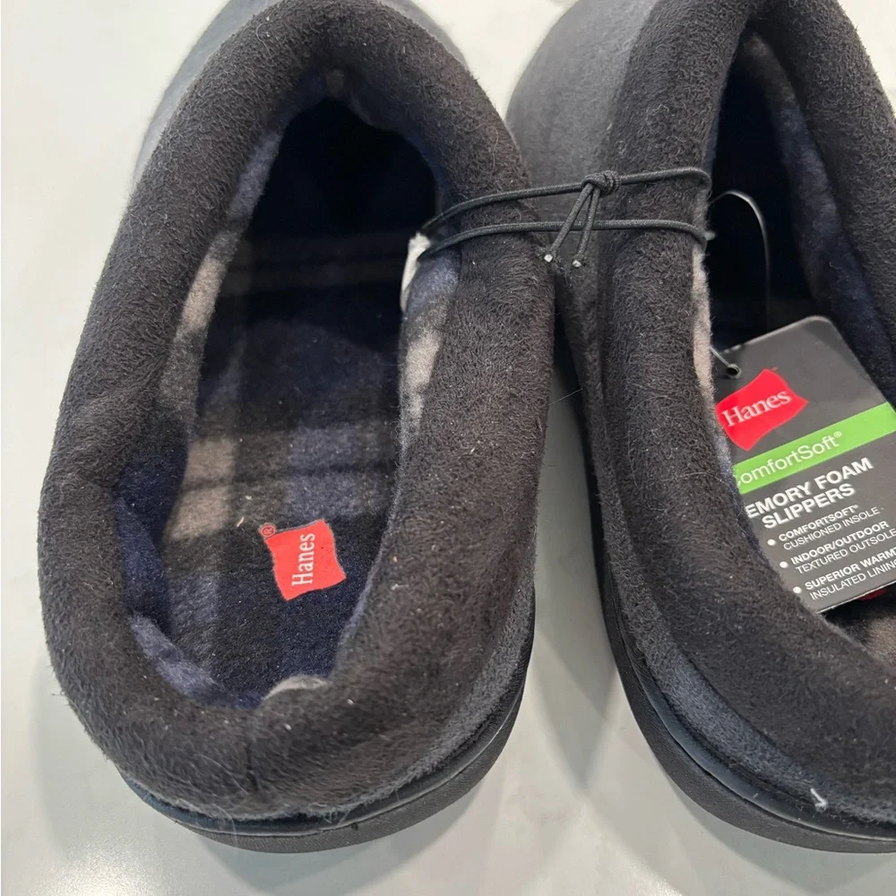 NWT Hanes Men's Black Memory Foam Slippers‎